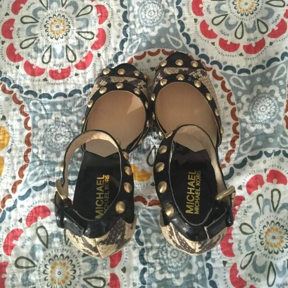 MICHAEL Michael Kors Black and Tan Heels - Picture 3 of 4